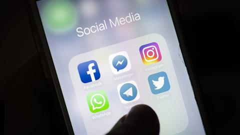 Social Media Apps auf einem Handy