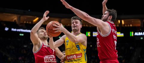 Gießen 46ers bei ALBA Berlin