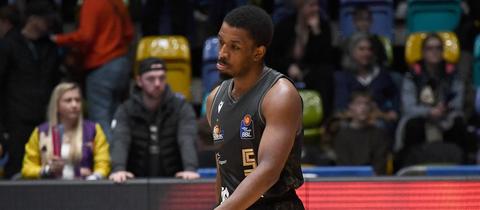 Isaiah Washington von den Skyliners Frankfurt schaut geknickt