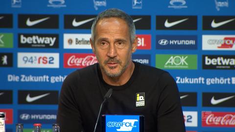 Adi Hütter bei der Pressekonferenz in Berlin