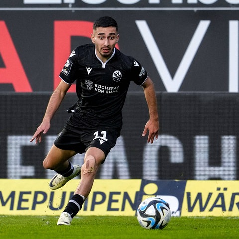 Livan Burcu am Ball für Sandhausen