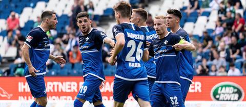 Lilien-Kapitän Fabian Holland treibt die Mannschaft an.