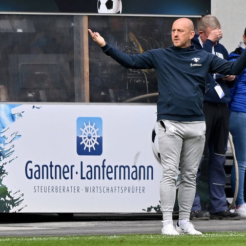 Darmstadt-Trainer Torsten Lieberknecht lässt sich nicht aus der Reserve locken.