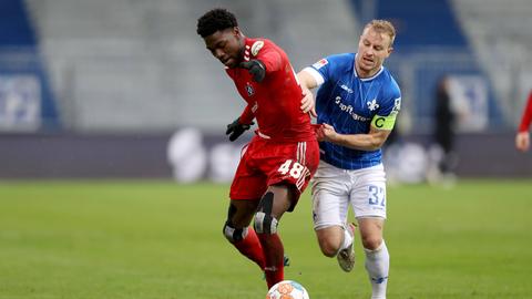 Fabian Holland beim Spiel gegen den HSV.