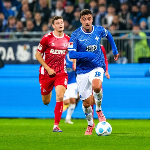Philipp Förster am Ball gegen Köln.