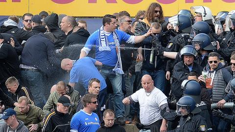 Randale und Streit auf den Rängen des Darmstädter Stadions