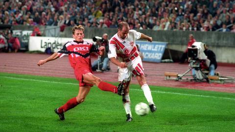 Seine Spieler-Karriere startete Lieberknecht 1992 beim 1. FC Kaiserslautern, mit dem er 1994 Vizemeister wurde.