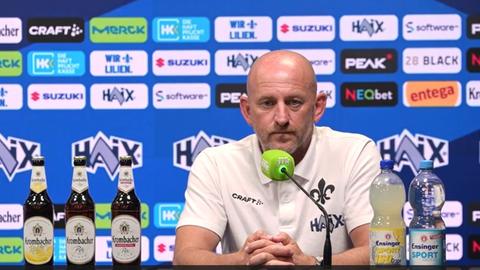 Torsten Lieberknecht auf der Pressekonferenz