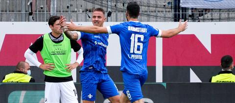 Philip Tietz (l.) und Luca Pfeiffer von Darmstadt 98. 