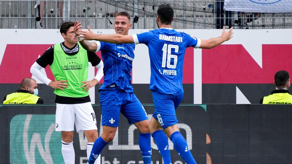 Philip Tietz (l.) und Luca Pfeiffer von Darmstadt 98. 