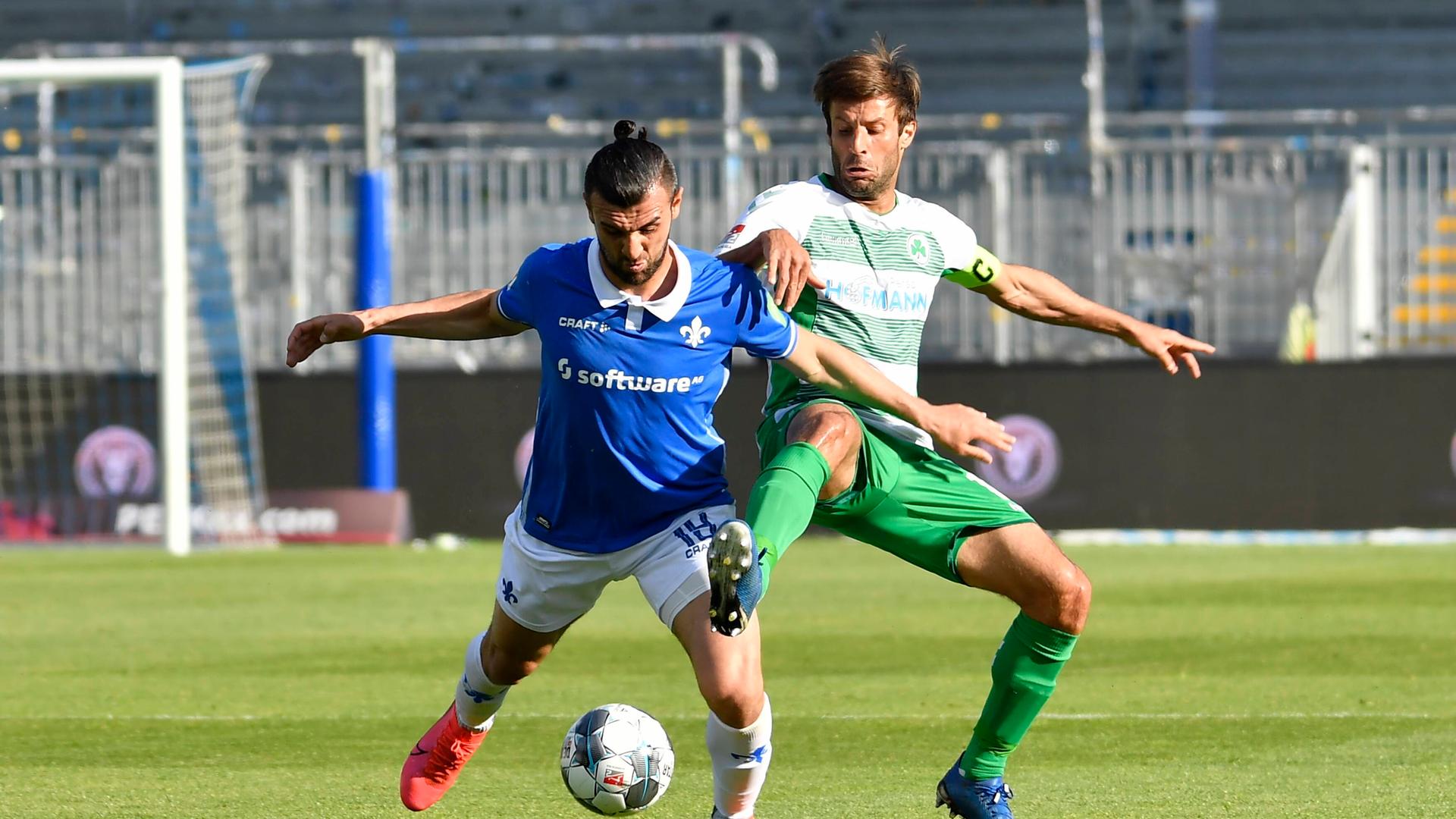 https://www.hessenschau.de/sport/fussball/darmstadt-98/lilien-fuerth-dursun-100~_t-1590773474610_v-16to9__retina.jpg