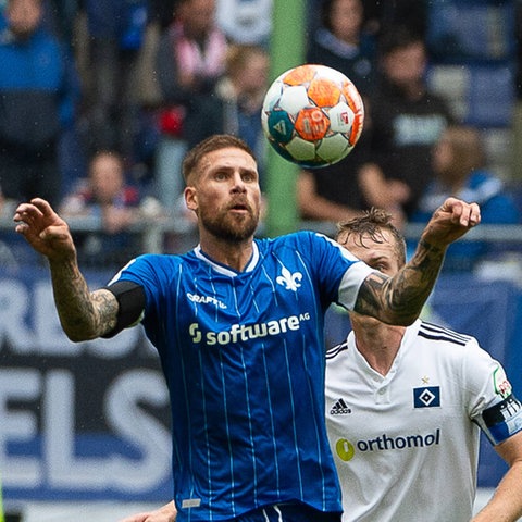 Tobias Kempe von Darmstadt beim Spiel gegen Hamburg. 