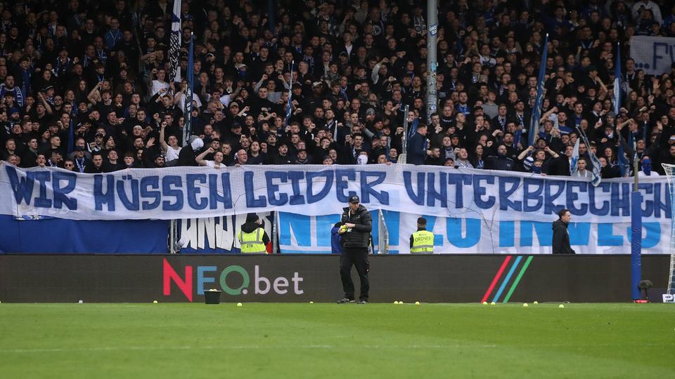 Protest beim Spiel zwischen SV Darmstadt 98 und VfB Stuttgart