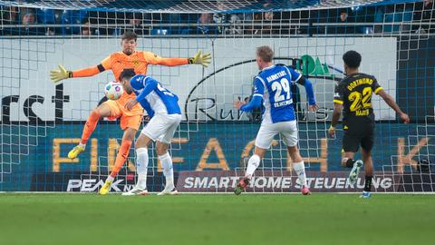 Luca Pfeiffer mit der Chance zum Ausgleich. 