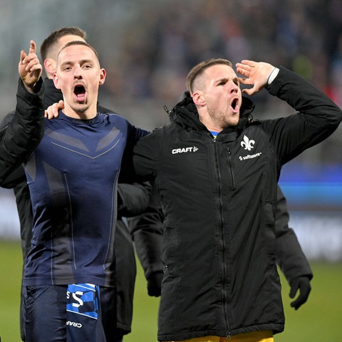 Die Lilien jubeln nach dem Punktgewinn gegen den HSV