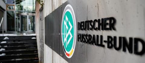 Der Eingang zur DFB-Zentrale in Frankfurt