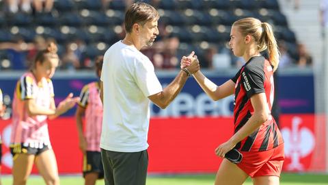 Trainer Niko Arnautis musste Stürmerin Laura Freigang nach der WM aufbauen. 