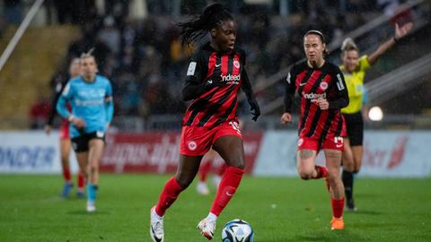 Torschützin Nicole Anyomi im Spiel gegen Leverkusen