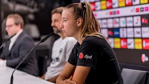 Tanja Pawollek und Niko Arnautis auf der Pressekonferenz zum Saisonstart