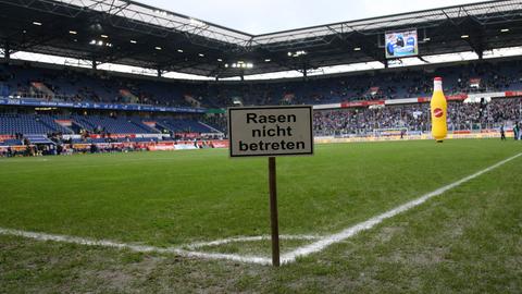Rasen in Duisburg gesperrt