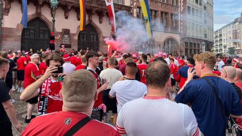 Fans von Aberdeen auf dem Römer