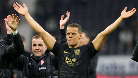 Timothy Chandler bleibt der Eintracht treu.