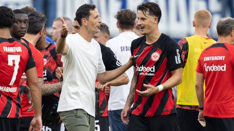 Dino Toppmöller und Robin Koch nach dem Sieg gegen Darmstadt