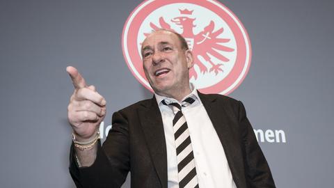 Peter Fischer bei der Mitgliederversammlung von Eintracht Frankfurt 