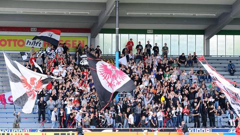 Die Eintrachtfans dürfen auf eine Einführung einer zweiten Mannschaft hoffen.