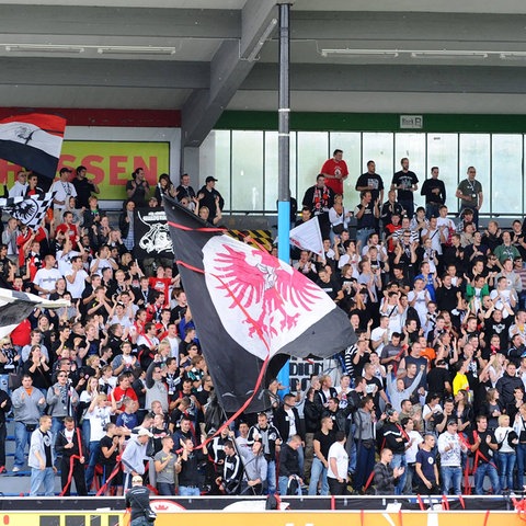 Die Eintrachtfans dürfen auf eine Einführung einer zweiten Mannschaft hoffen.