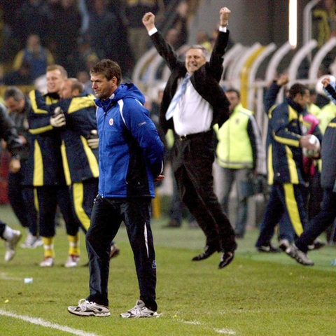Ex-Eintracht-Trainer Friedhelm Funkel musste nach dem späten Ausgleichstreffer schlucken.
