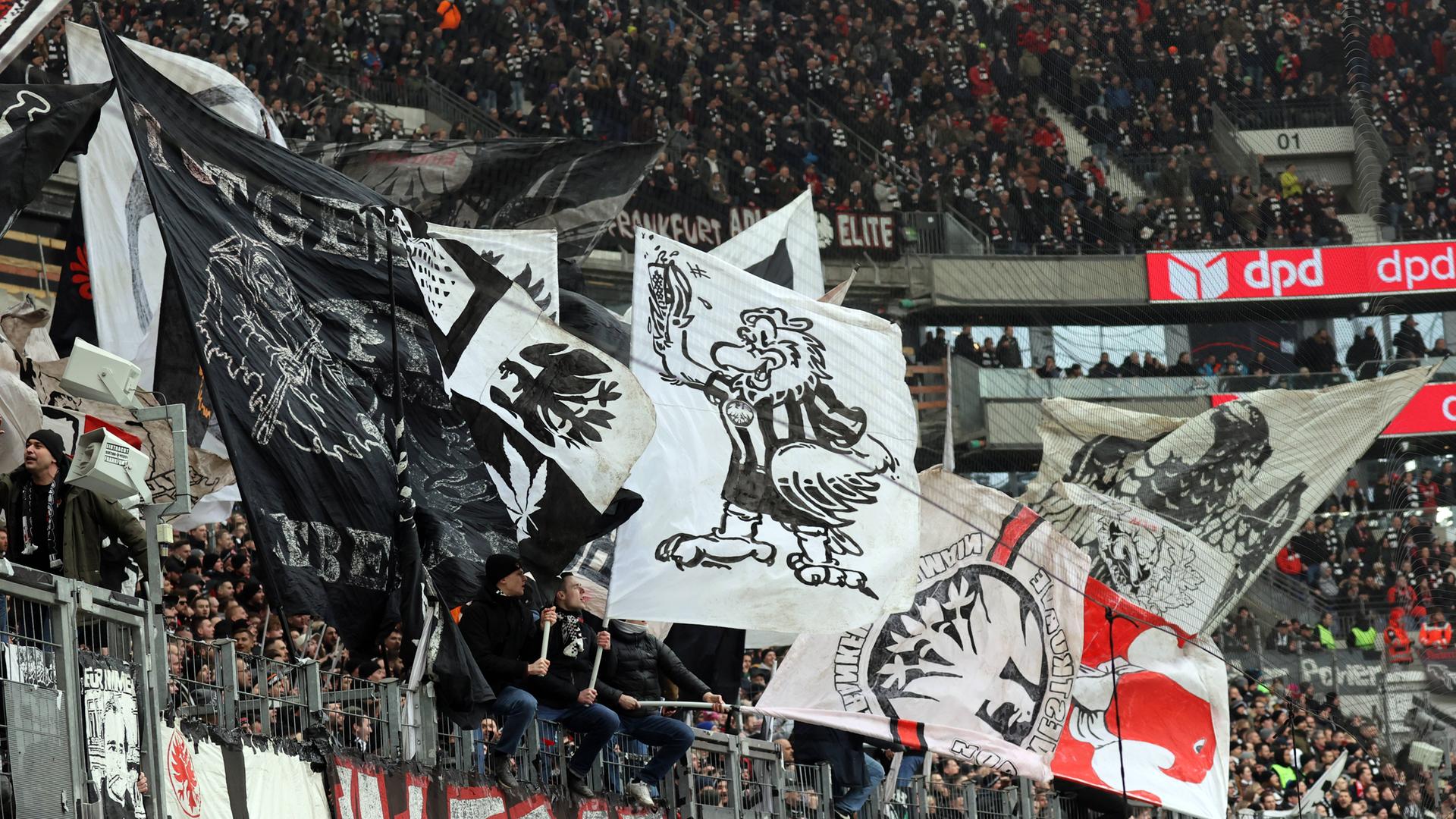 Eintracht Frankfurt no apela contra exclusión de hinchas |  hessenschau.de