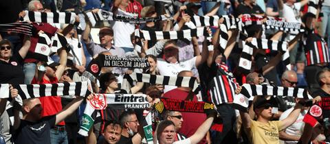 Eintracht Fans gegen Stuttgart