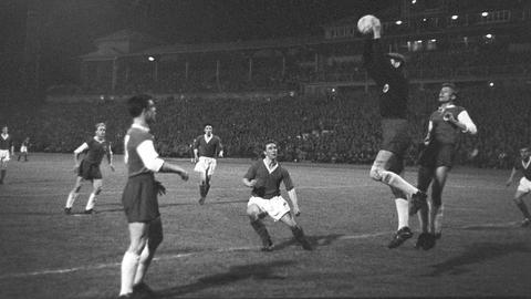 Eintracht Frankfurt am 13. April 1960 gegen die Glasgow Rangers