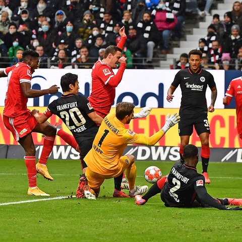 Makoto Hasebe, Evan N'Dicka und Tuta