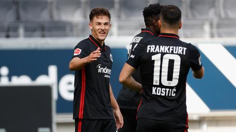 Ajdin Hrustic jubelt im Spiel gegen Straßburg.