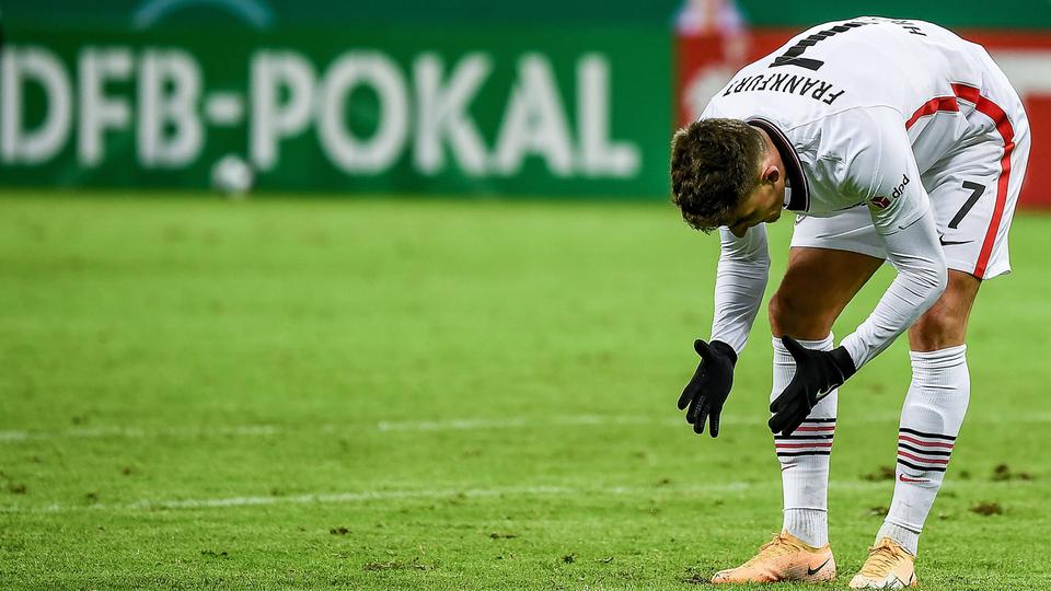Raus ohne Applaus: Die Frankfurter Eintracht ist aus dem DFB-Pokal ausgeschieden.