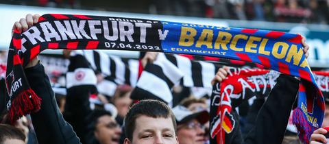 Fan von Eintracht Frankfurt beim Spiel gegen Barca