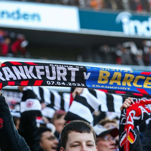 Fan von Eintracht Frankfurt beim Spiel gegen Barca