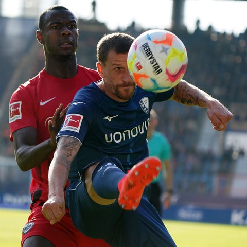Evan N'Dicka von Eintracht Frankfurt beim Spiel in Bochum