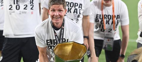 Oliver Glasner bejubelt den Europa-League-Gewinn