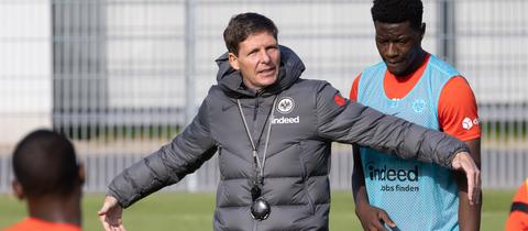Trainer Oliver Glasner im Training von Eintracht Frankfurt