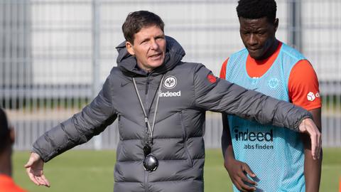 Trainer Oliver Glasner im Training von Eintracht Frankfurt