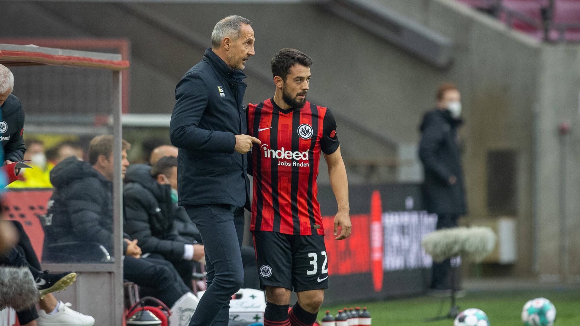Adi Hütter bekennt sich zu Eintracht Frankfurt ...