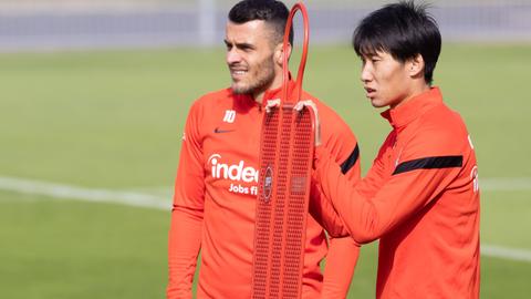 Daichi Kamada und Filip kostic im Training von Eintracht Frankfurt