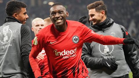 Kolo Muani von Eintracht Frankfurt jubelt