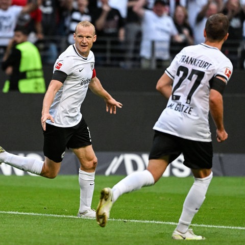 Sebastian Rode bejubelt sein Tor gegen Leipzig