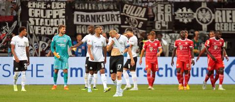 Die Eintracht-Spieler sind enttäuscht.