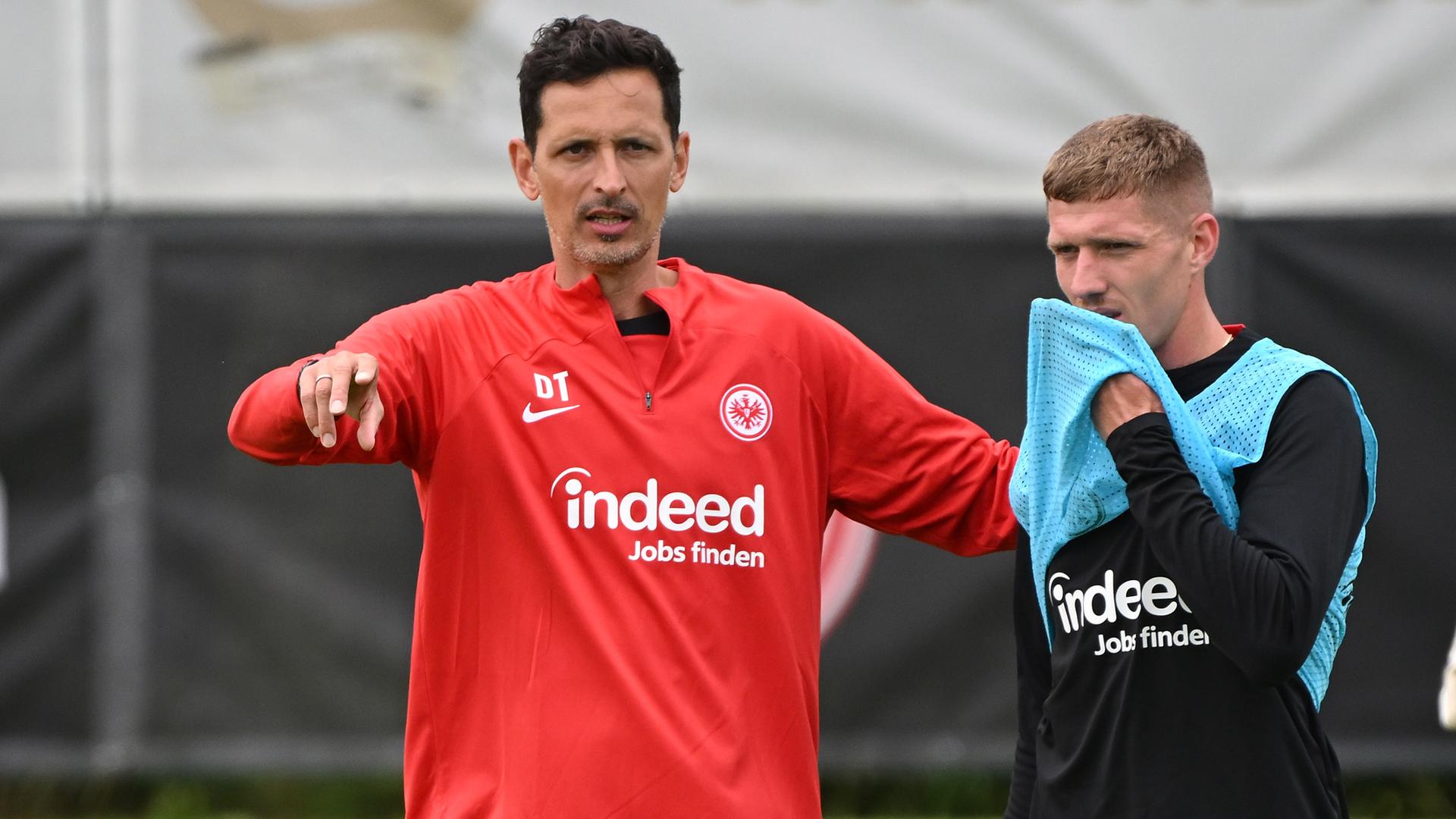 Eintracht sucht Stürmer unter 20 Millionen Euro ➤ Aktuelles von Eintracht Frankfurt News im Bundesliga-Ticker hessenschau.de Fußball