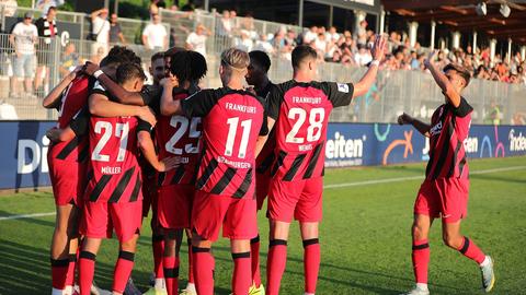 Eintracht-Jubel beim 5:0 gegen Homburg